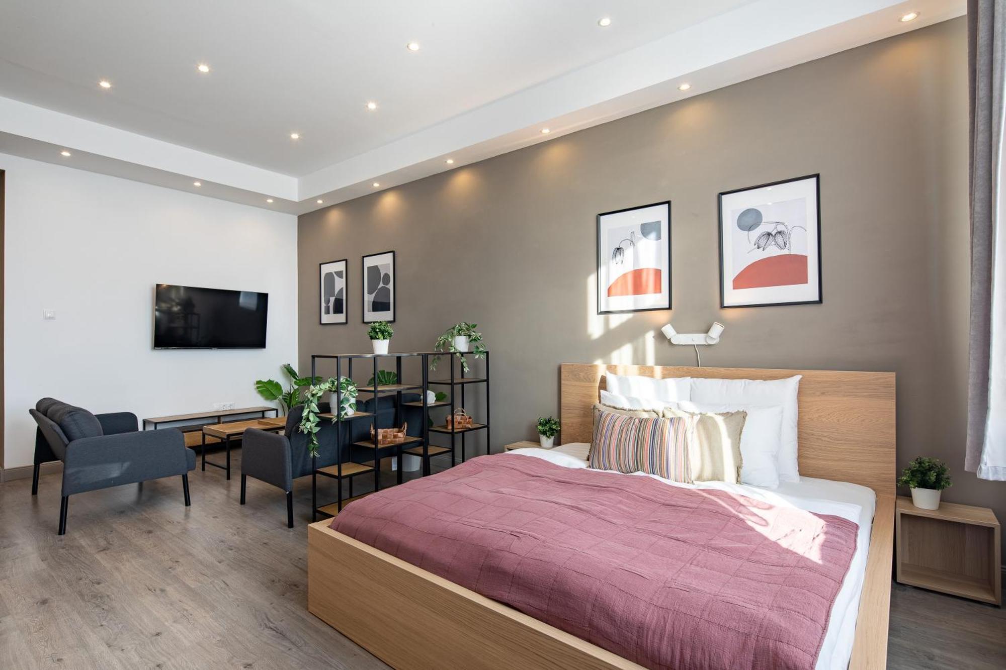 Sunny Three Bedroom Apartment Budapest