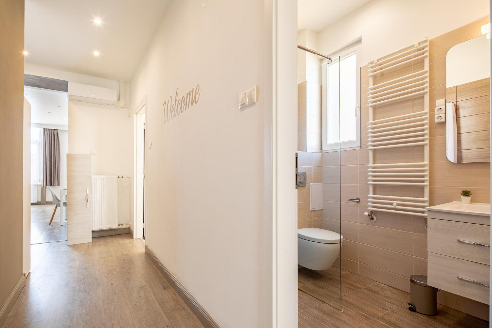 Sunny Three Bedroom Apartament Budapeszt