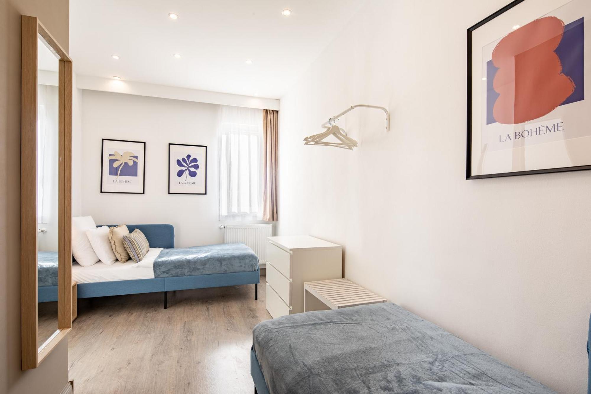 Sunny Three Bedroom Apartament *