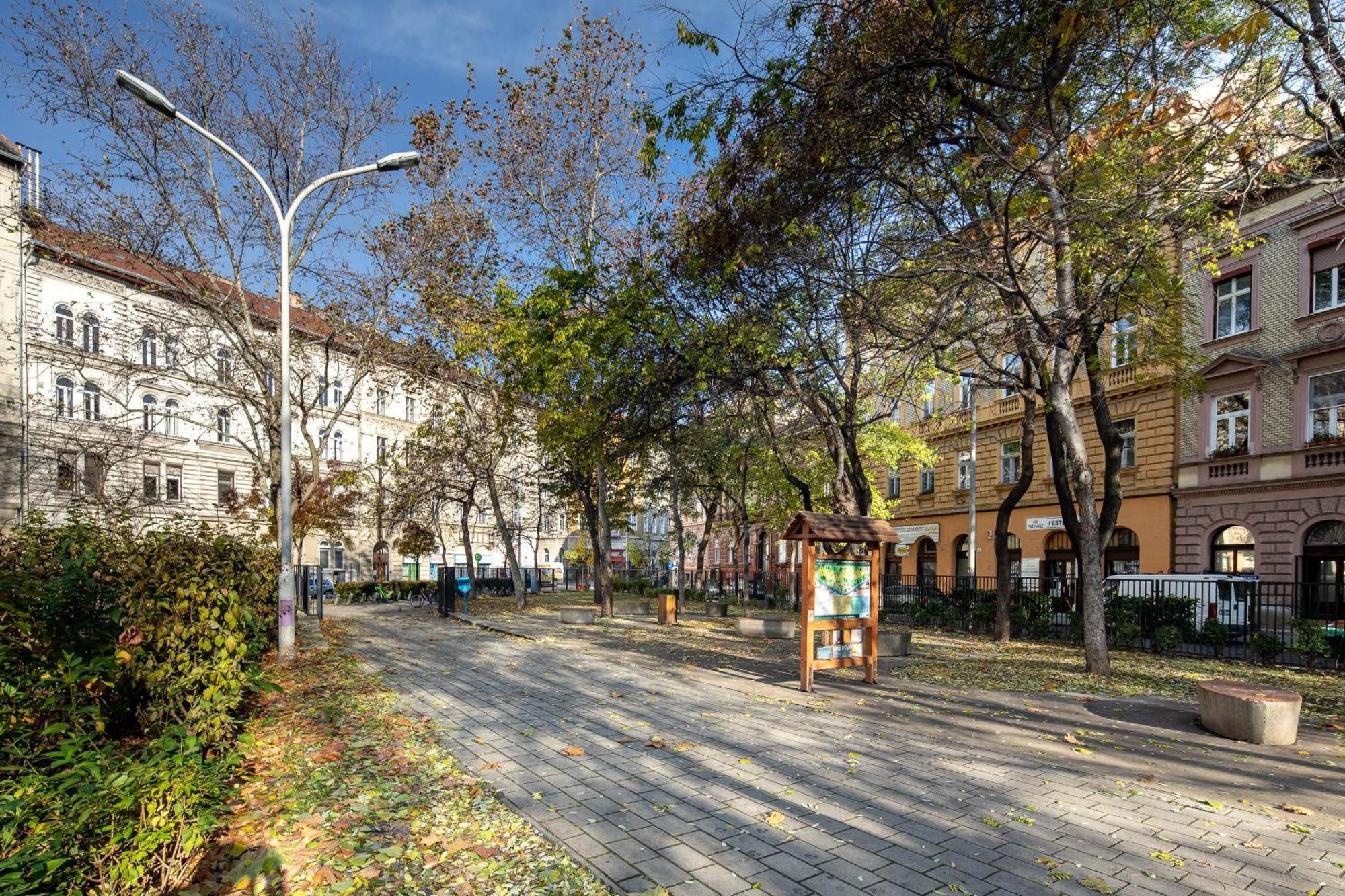 Sunny Three Bedroom Apartament *